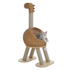 Katt som klöser på den övre sisalklädda stolpen