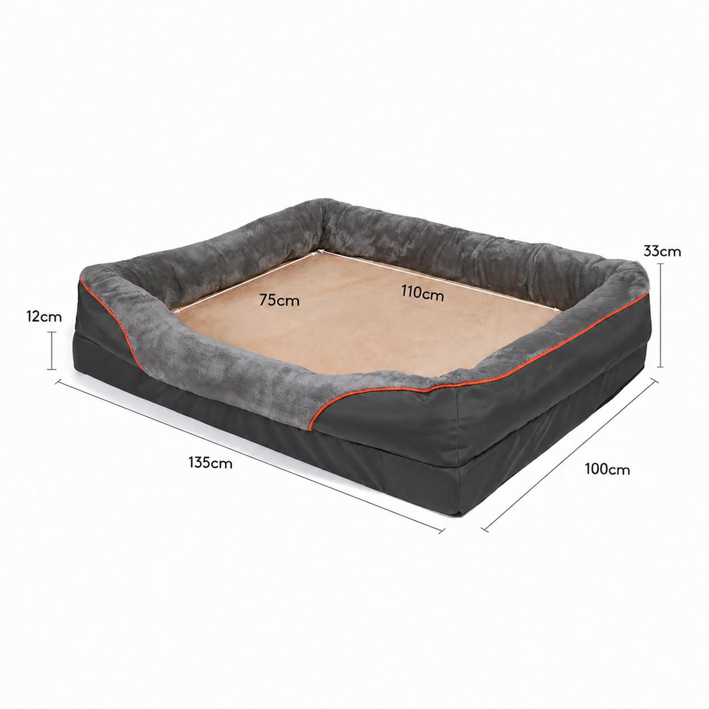 Mått för hundbädd XXXL: 135 × 100 × 33 cm, liggyta 110 × 75 cm och skumbas 12 cm